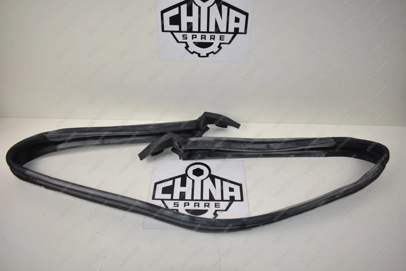 Уплотнитель стекла двери задка Great Wall Safe