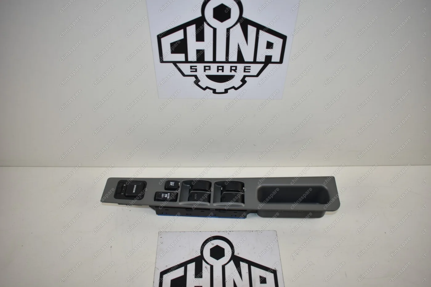 Блок управления стеклоподъемниками водительской двери Great Wall Wingle