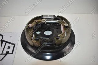 Щит заднего тормоза в сборе Левый (с ABS) Hafei Brio