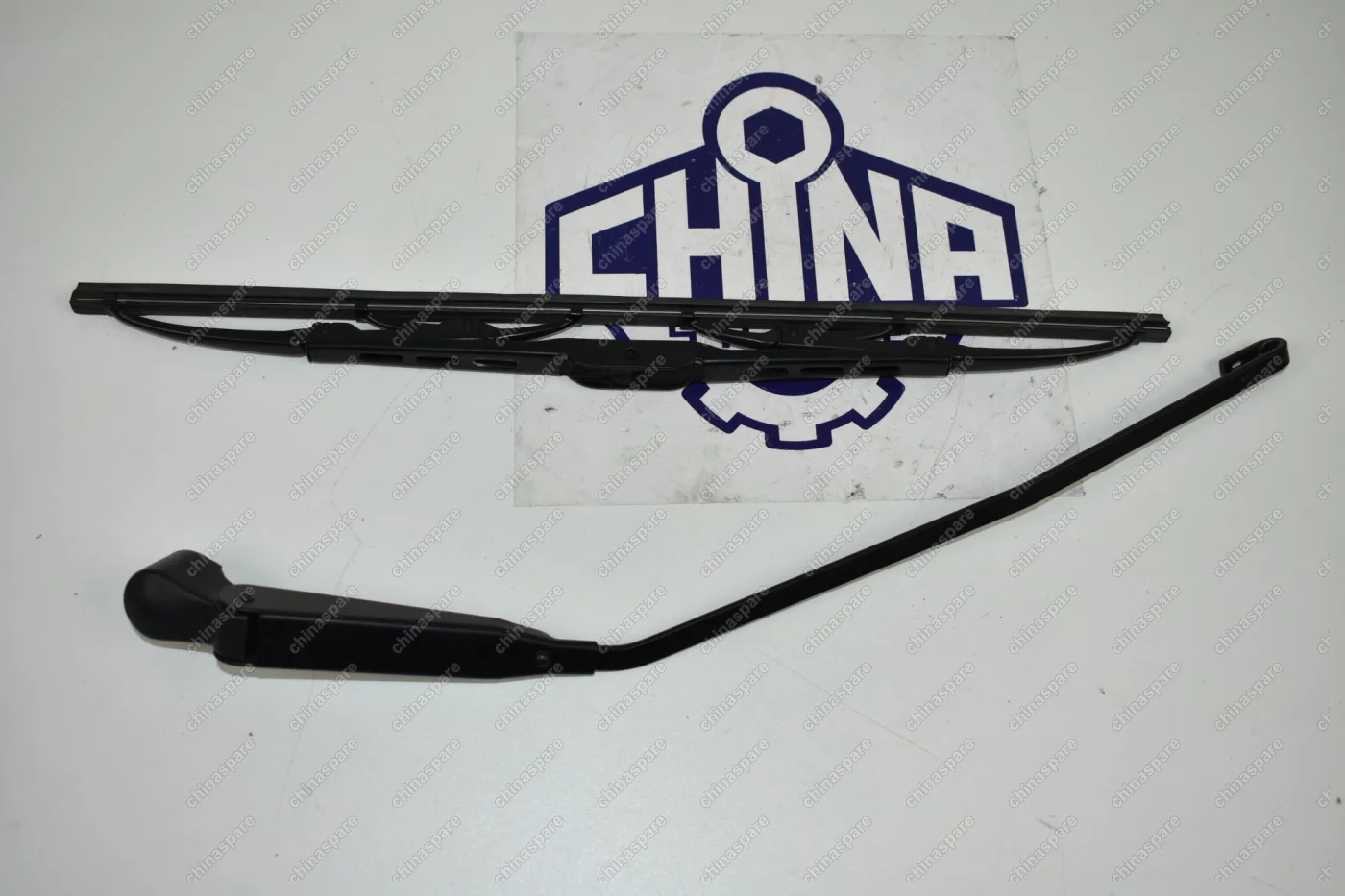 Рычаг стеклоочистителя с щеткой задний simbo Hafei Simbo