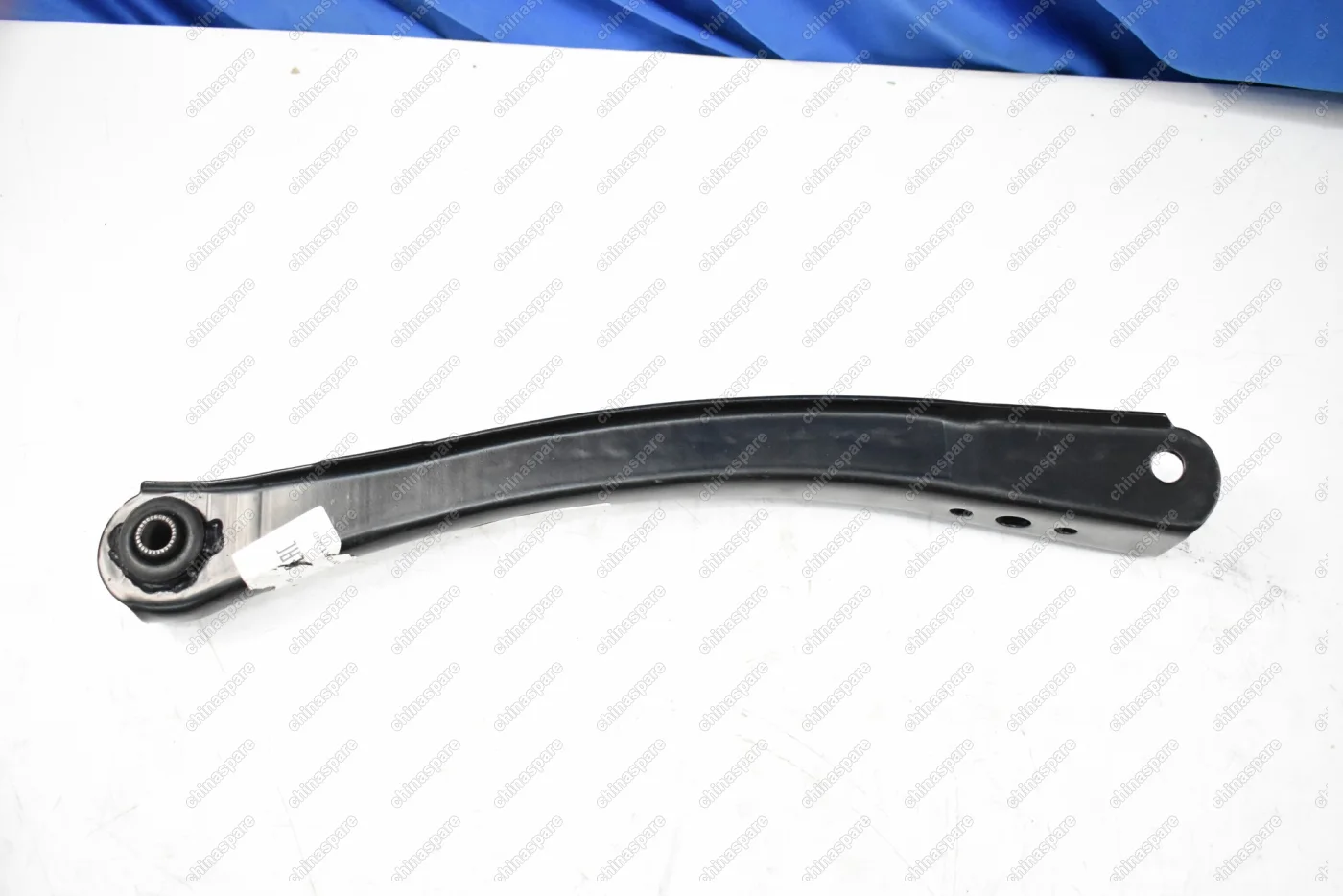 Рычаг задней подвески поперечный передниий Lifan Smily