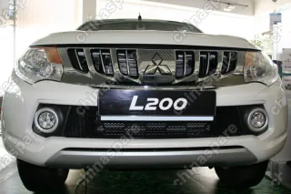 1380815151 Сетка на бампер внешняя для MITSUBISHI L200 2015->, черн., 15 мм
