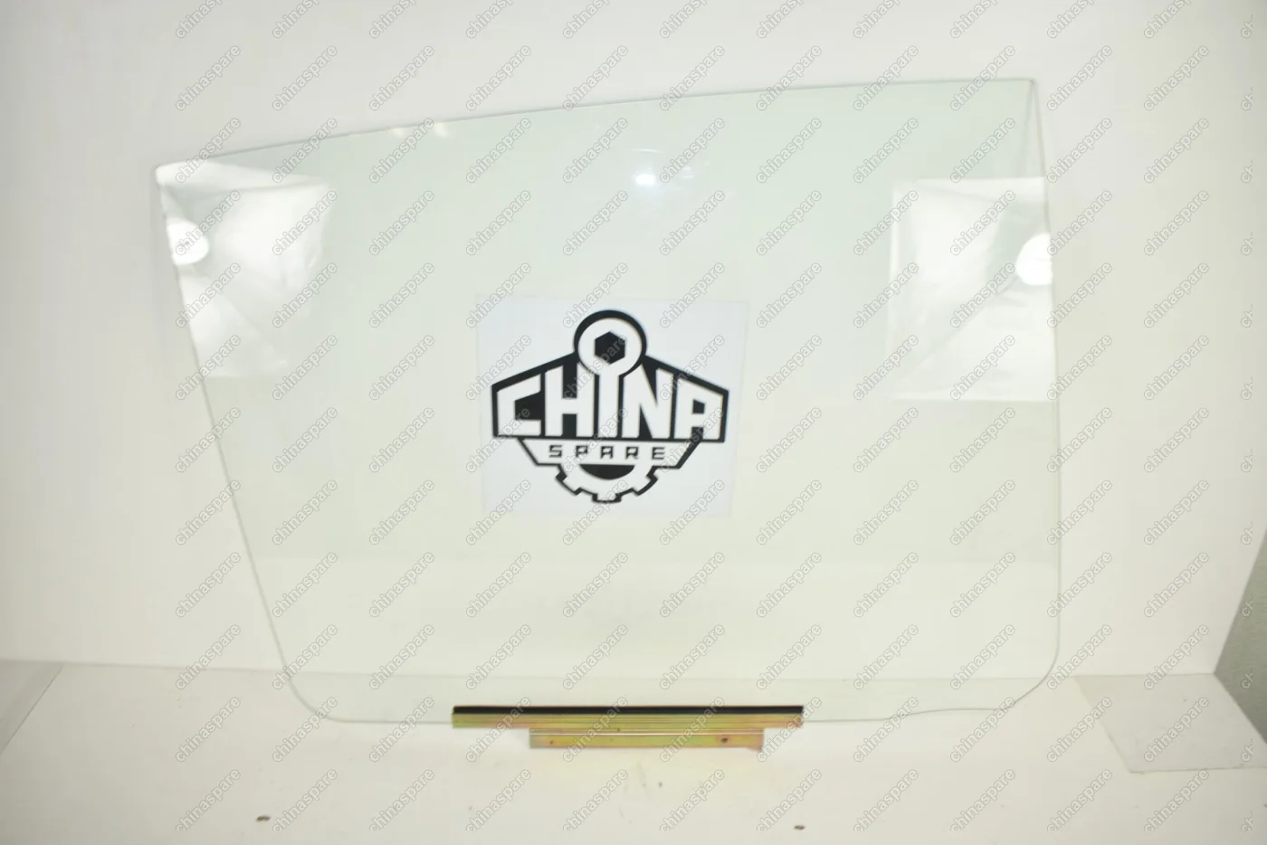 Стекло двери задней правой Lifan X60