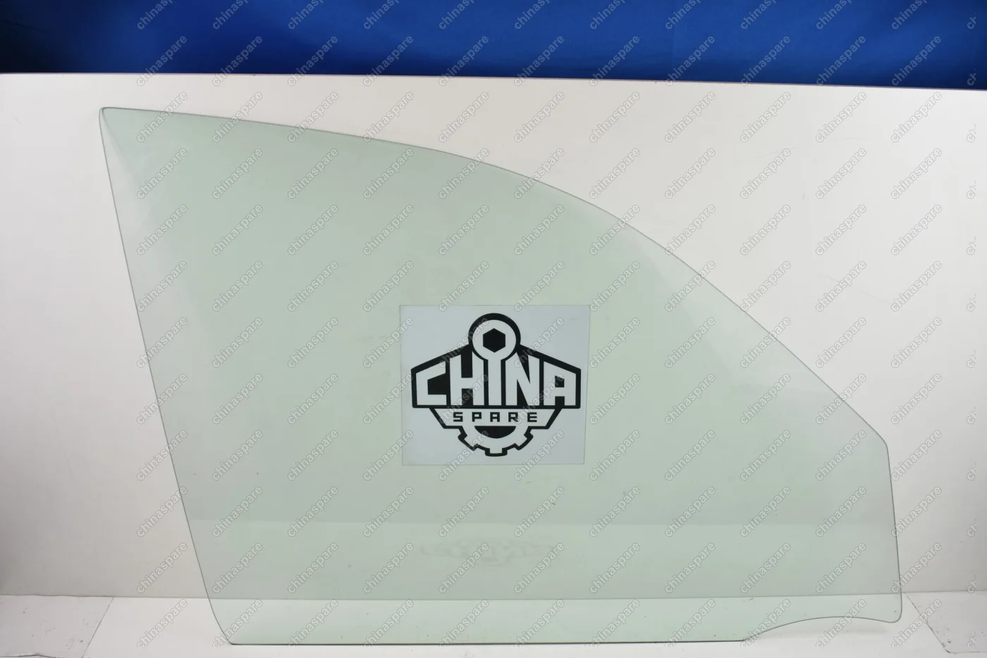 Стекло двери передней правой Lifan X60