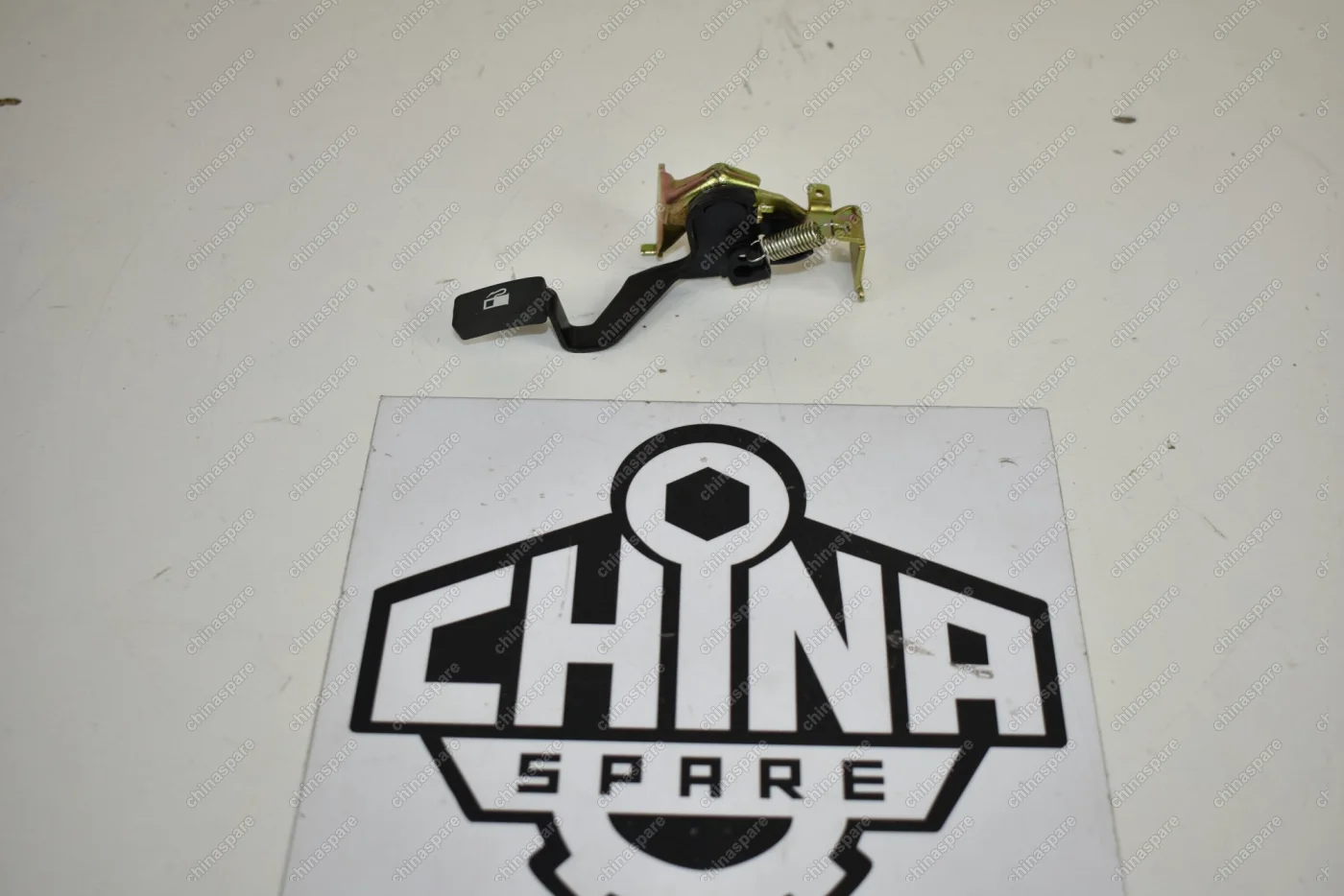 Рукоятка открывания лючка бензобака Lifan X60