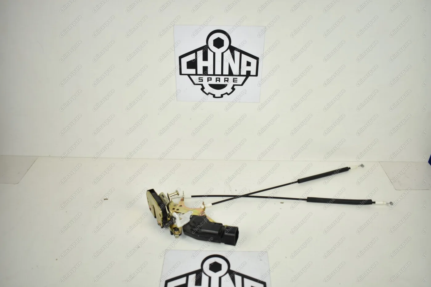 Замок двери задней правой Lifan X60