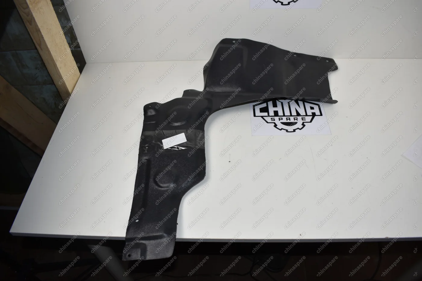 ПЫЛЬНИК МОТОРНОГО ОТСЕКА ЛЕВЫЙ LF X60