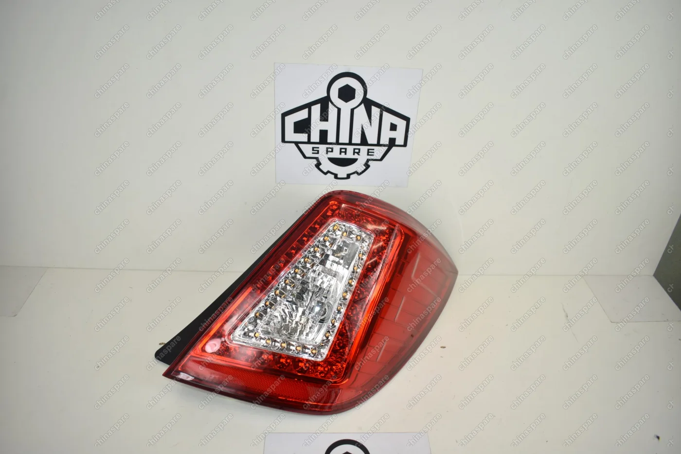 Фонарь задний правый Lifan X60