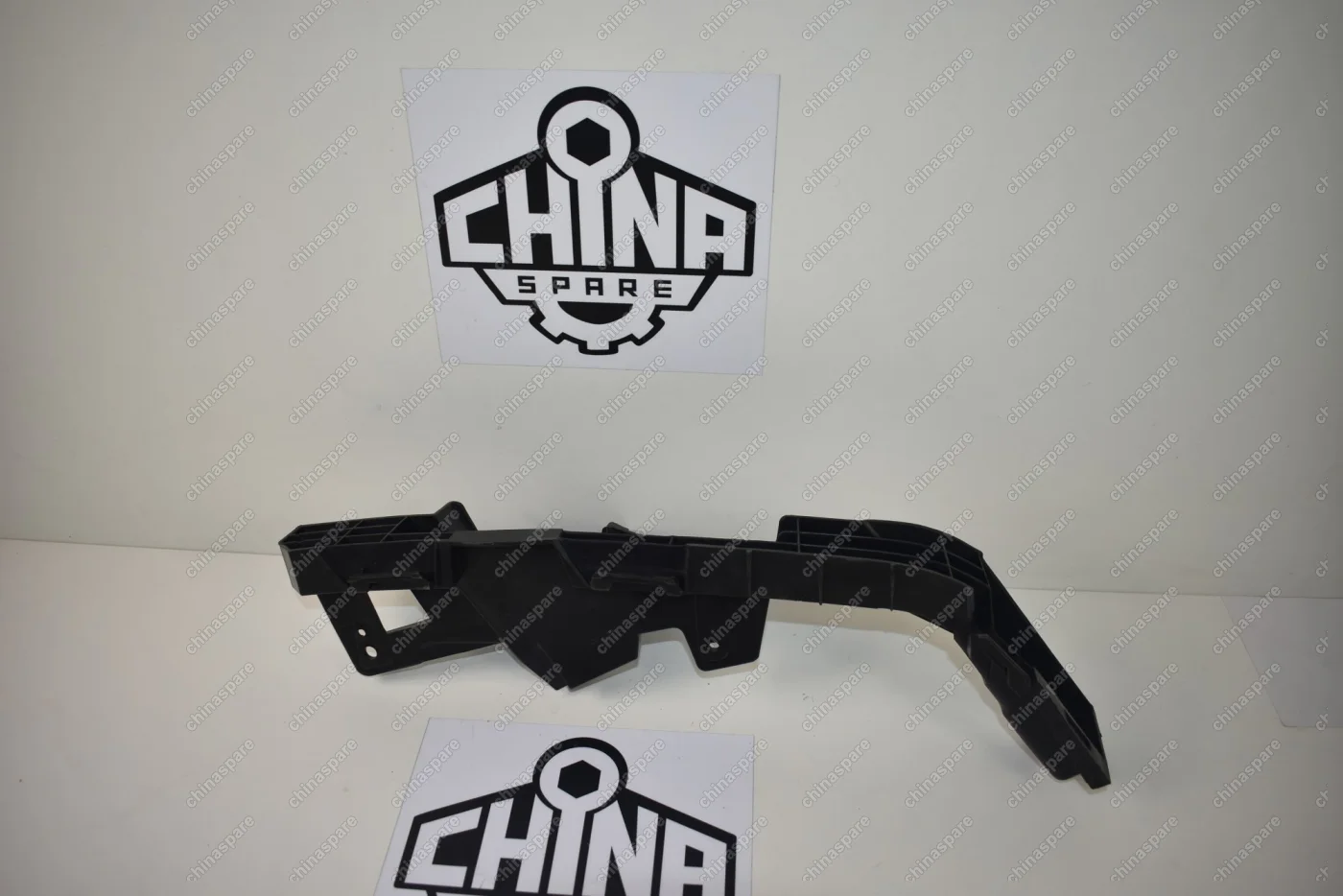 Кронштейн нижний Крепления фары Правой Haval H2