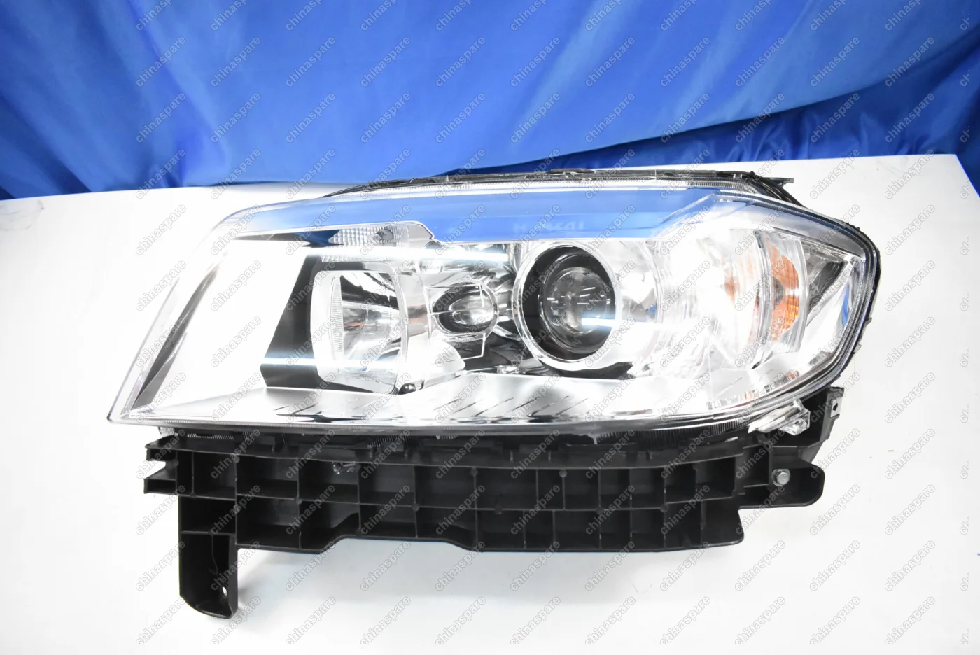 Фара головного света галогеновая левая Haval H6