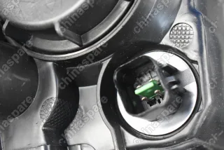 Фара головного света галогеновая левая Haval H6