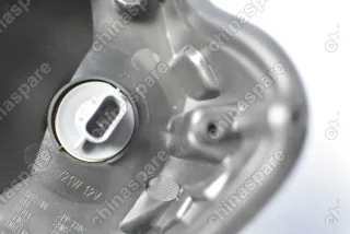 Фара головного света галогеновая правая Haval H6