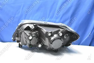 Фара головного света галогеновая правая Haval H6