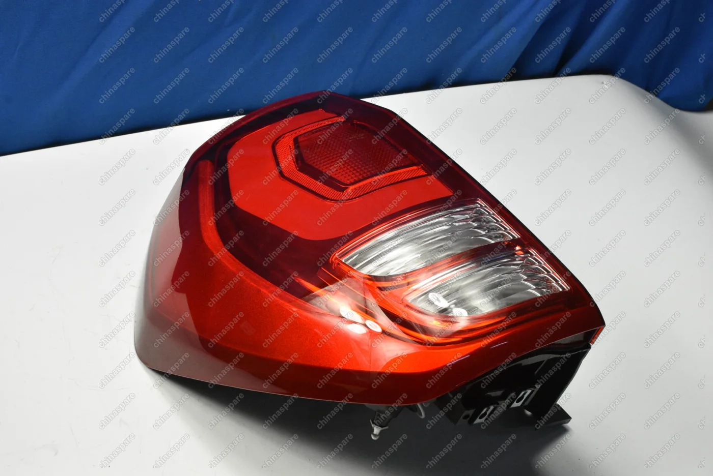 Фонарь задний нижний левый Haval H9