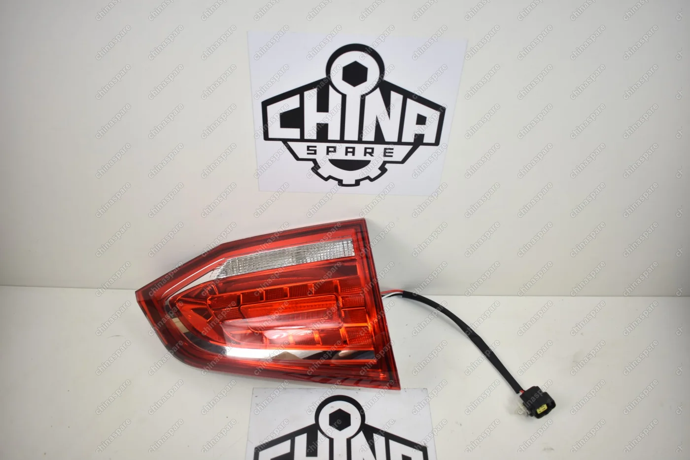 Фонарь задний на крышке багажника Левый Haval H6