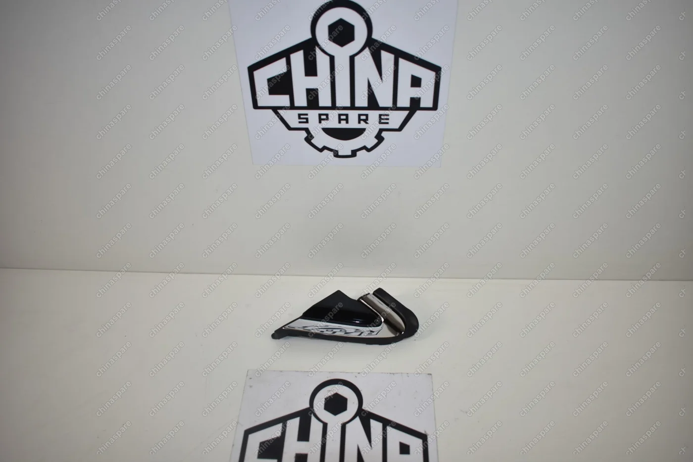 Накладка крепления зеркала внешняя Левая Haval H6