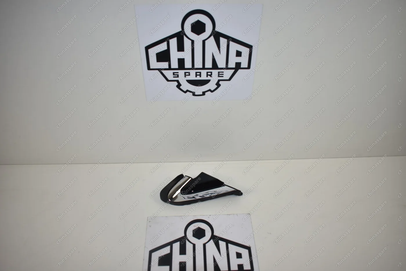 Накладка крепления зеркала внешняя Правая Haval H6