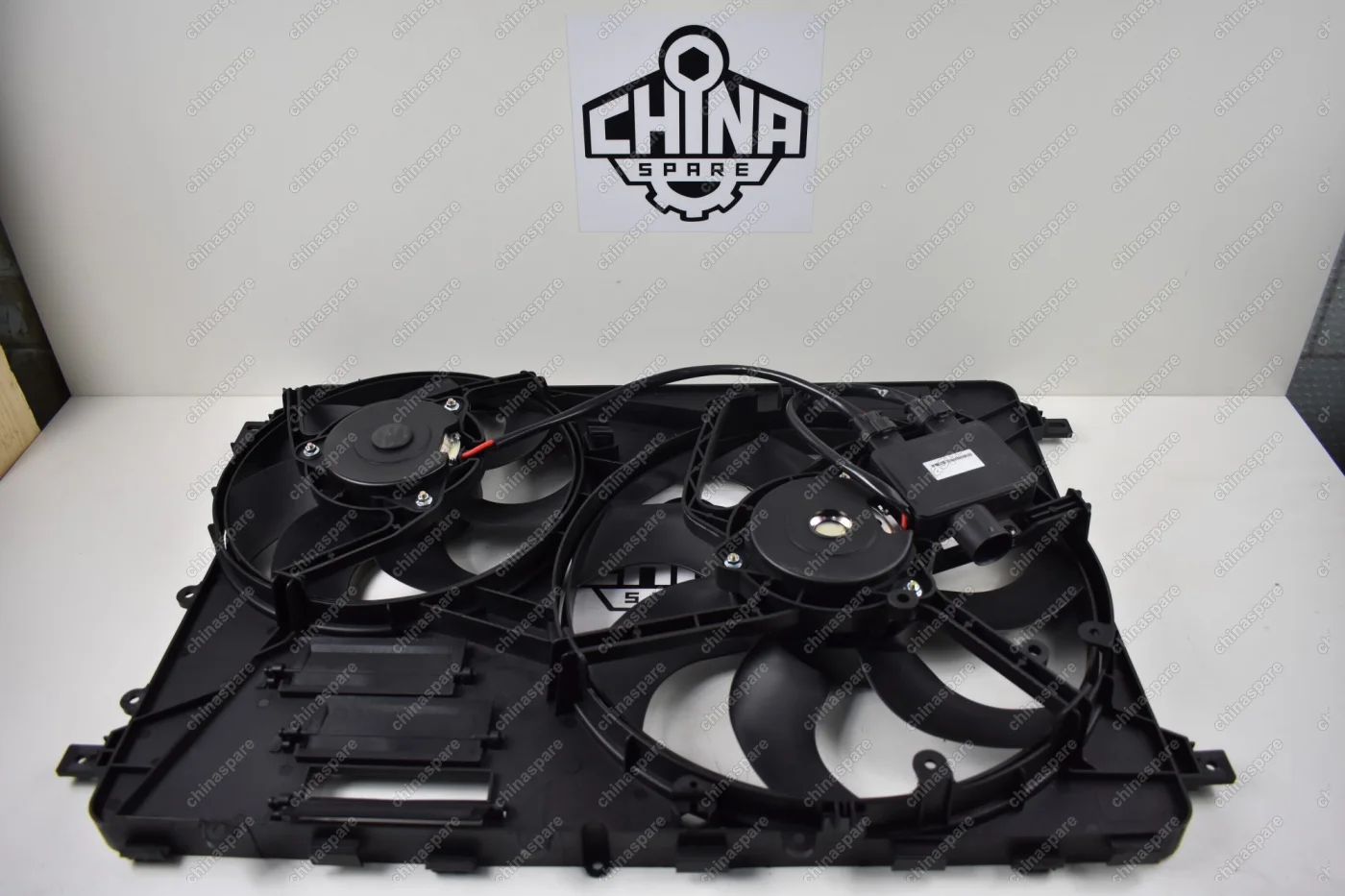 Электровентилятор Охлаждения Двигателя Land Rover Freelander II / Land Rover Range Rover Evoque I