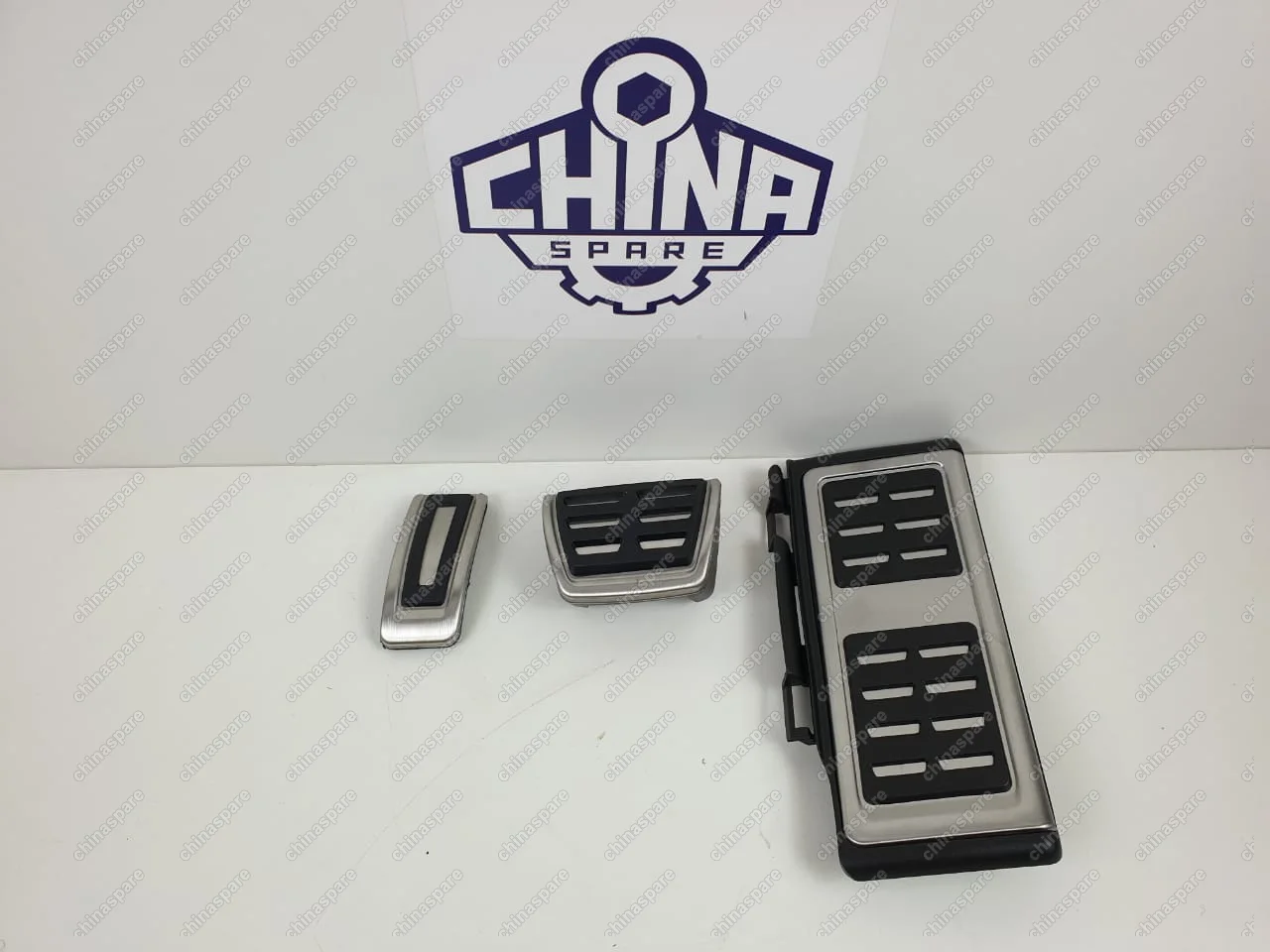 Накладки на педали (AT) Volkswagen MQB Tiguan/Passat / GOLF Skoda Octavia/Kodiaq/Karoq (Комплект)