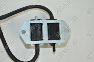 Клапан электромагнитный подключения полного привода Mitsubishi L200 III, IV (96-07), Pajero Sport I-II (94-07), Delica Space Gear