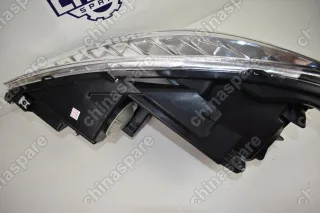 Фара головного света Правая FAW Besturn X80