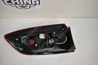 Фонарь задний правый FAW Besturn X80