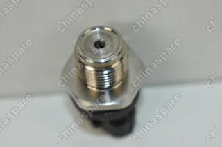 Датчик давления в рампе Hyundai H1 I-II Grand Starex / Kia Sorento I