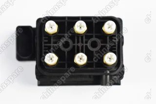 Блок клапанов пневмоподвески Audi A6 C6