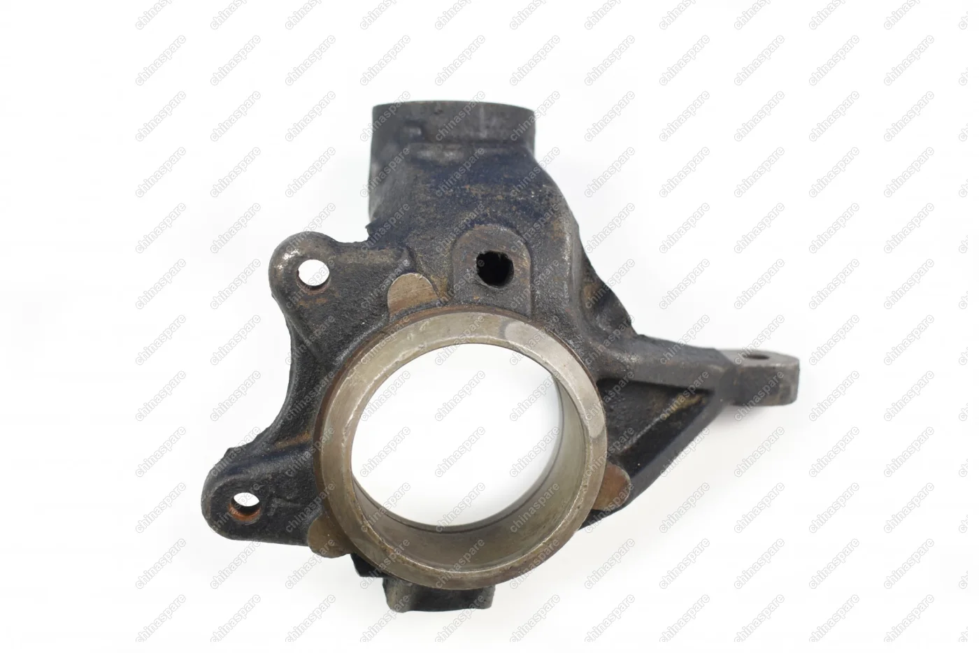 Кулак поворотный левый Peugeot Partner / Citroen Berlingo (M59) 02-12 d=82 мм (Под шаровую 18 мм)