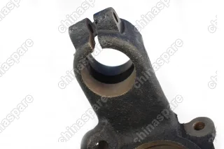 Кулак поворотный левый Peugeot Partner / Citroen Berlingo (M59) 02-12 d=82 мм (Под шаровую 18 мм)