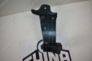 Левый передний кронштейн переднего бампера Zotye T600