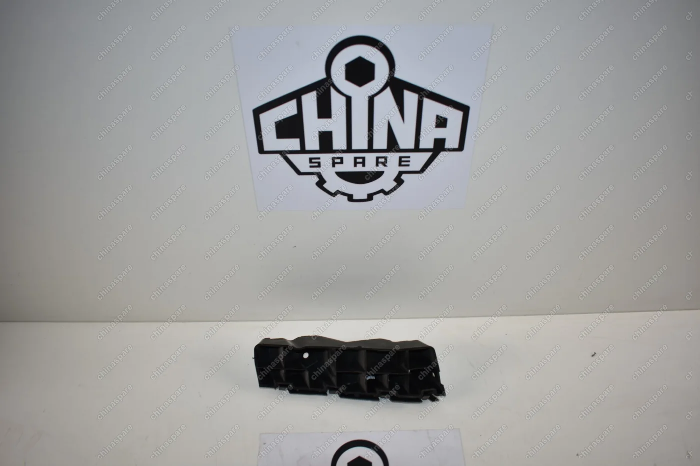 Кронштейн переднего бампера правый Zotye T600