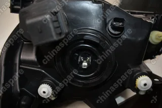 Фара правая FAW V5