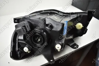 Фара правая FAW V5