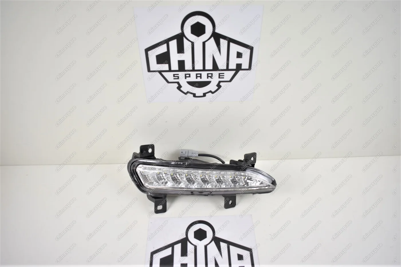Фара противотуманная левая Geely Emgrand EC7