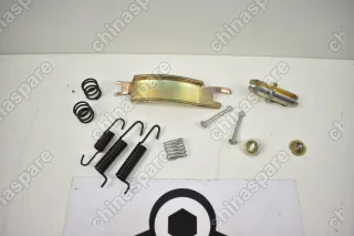 Распорка рычага стояночного тормоза правая Mitsubishi Pajero/Montero (91-06)