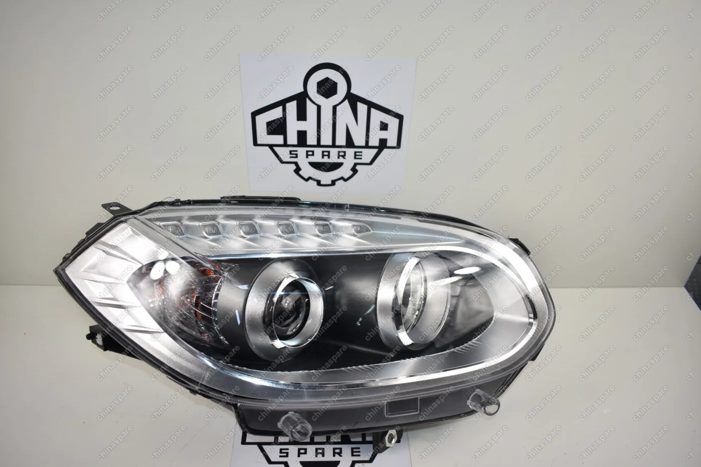 Фара передняя правая Brilliance V5