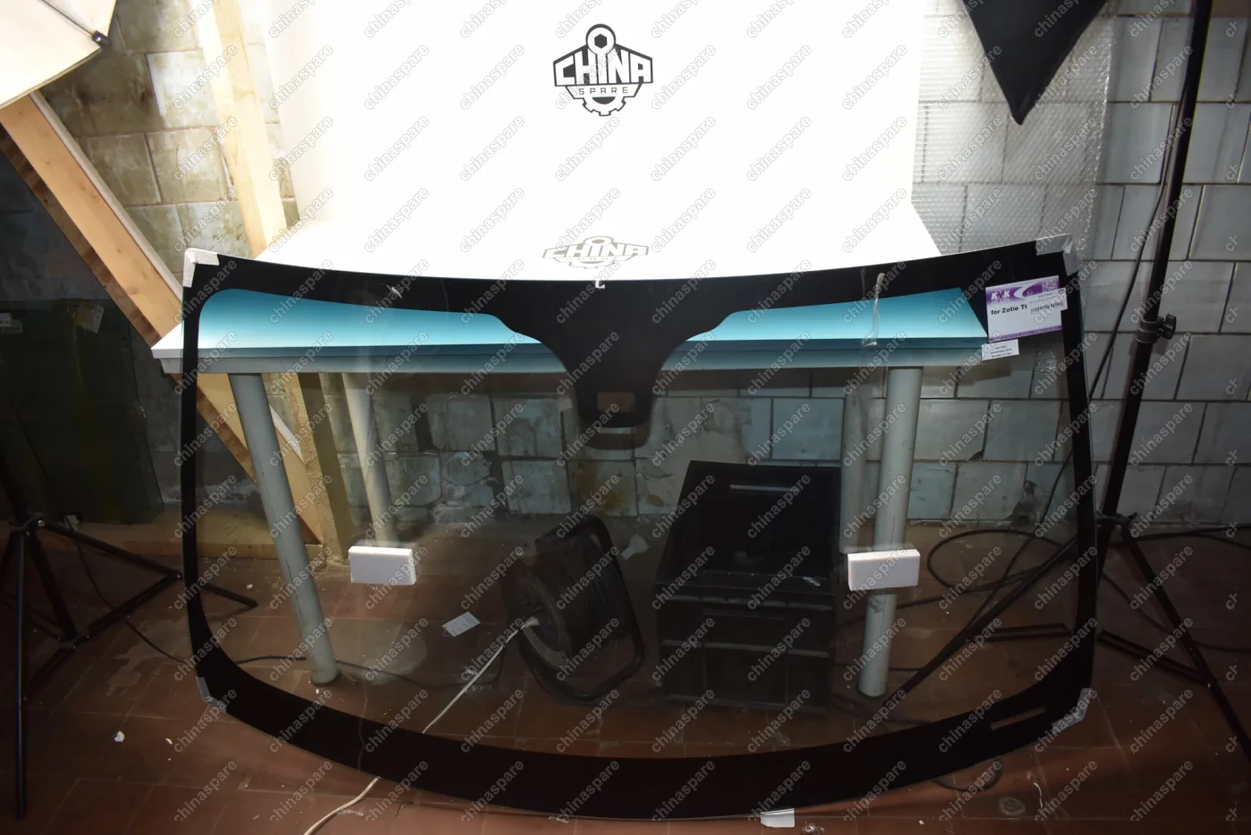 Стекло лобовое Zotye T600