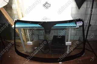 Стекло лобовое Zotye T600