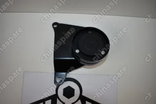 Ролик паразитный ремня генератора с кронштейном Chery Amulet A118111200BB