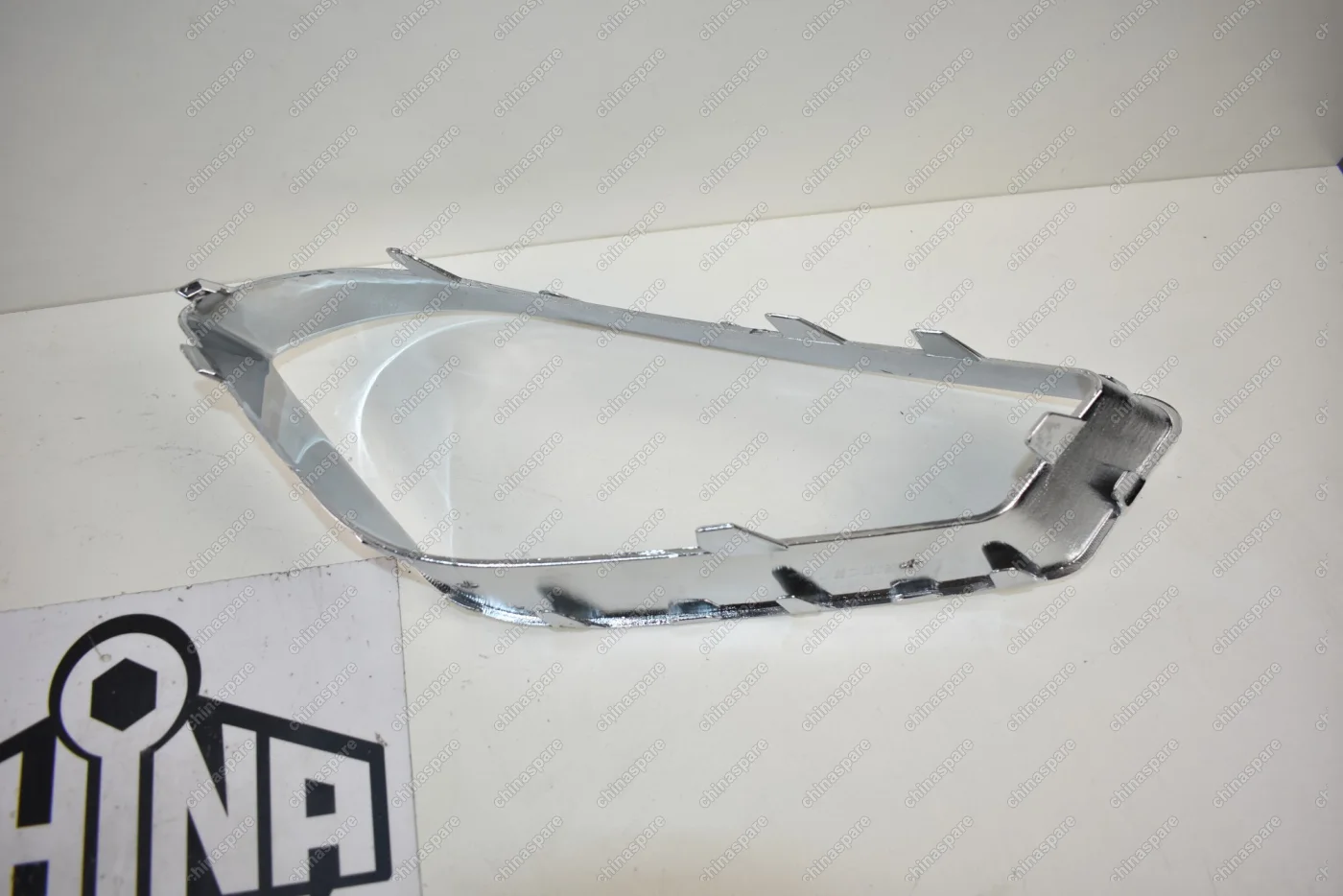 Окантовка Противотуманной Фары Левая (Хром) Chery Tiggo 5 (T21-2803615)