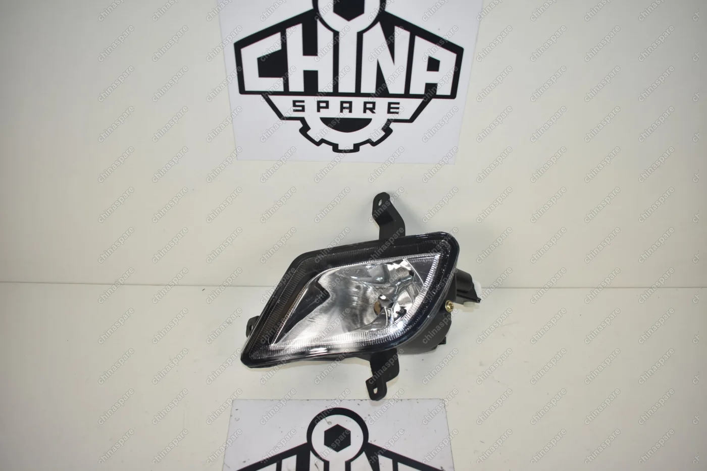 Фара Противотуманная Левая FAW V5 (Уценка)