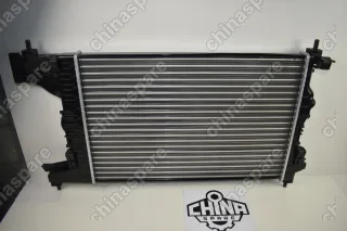 Радиатор охлаждения двигателя Chevrolet Cruze 09- 13267653 (109 лс АКПП)