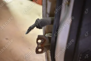 Дверь передняя Правая Geely МК (Уценка)