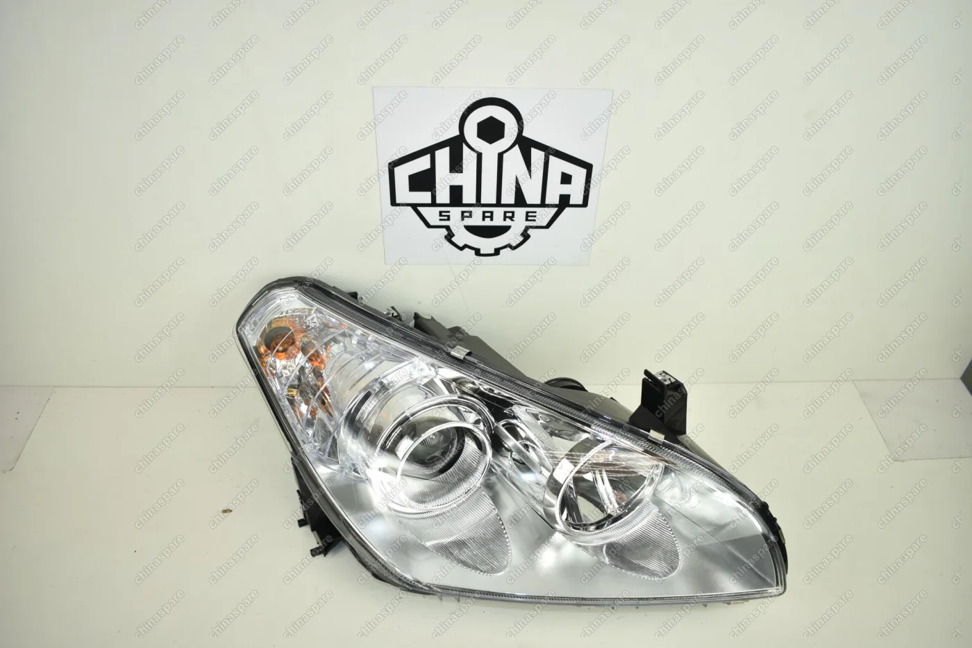FA0151030P1 Фара головного света Правая FAW Besturn B50
