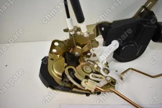 Замок двери передней правой Lifan X60