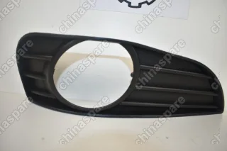 Решетка противотуманной фары Передней Правой Geely MK, MK Cross