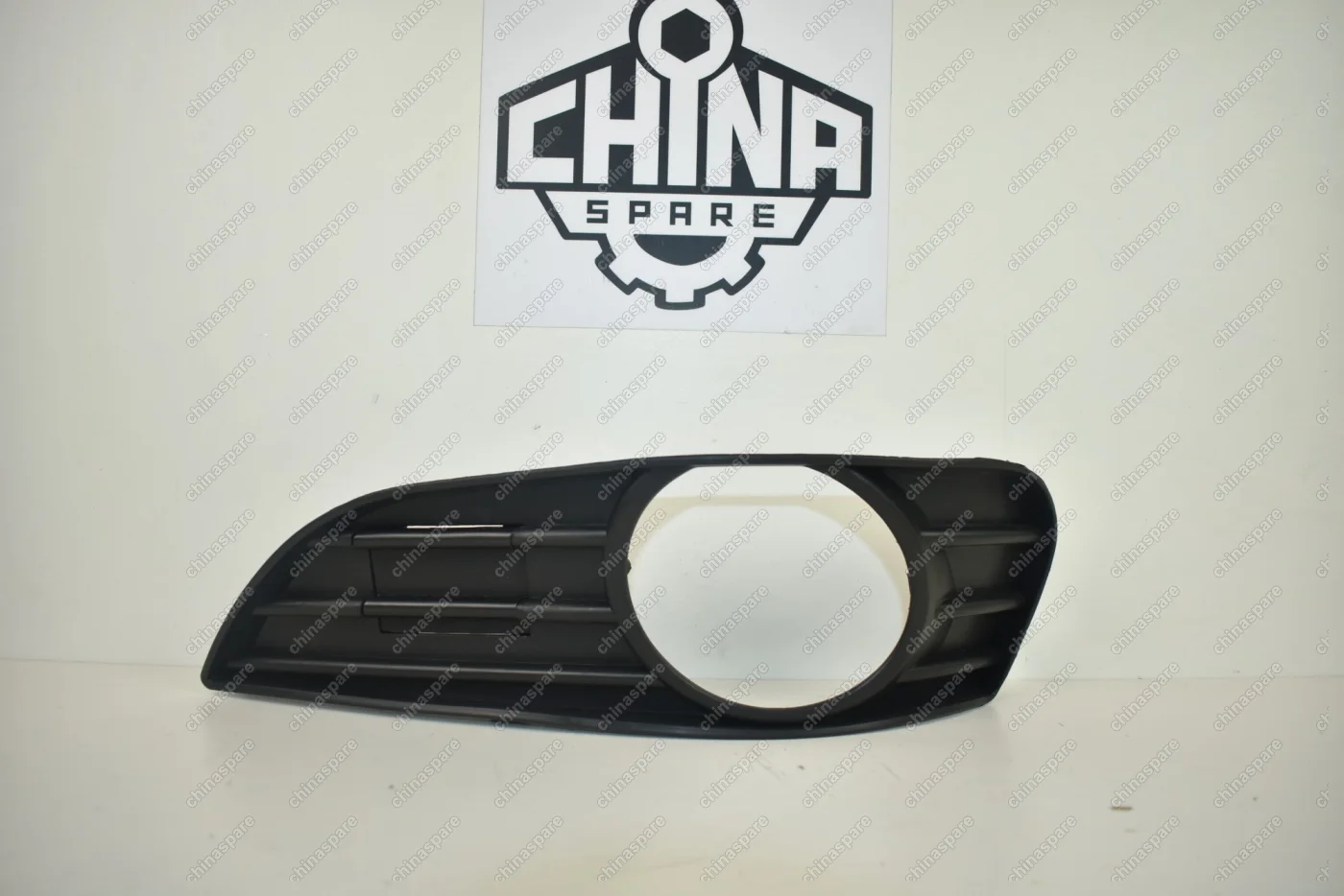 Решетка противотуманной фары Передней Левой Geely MK, MK Cross