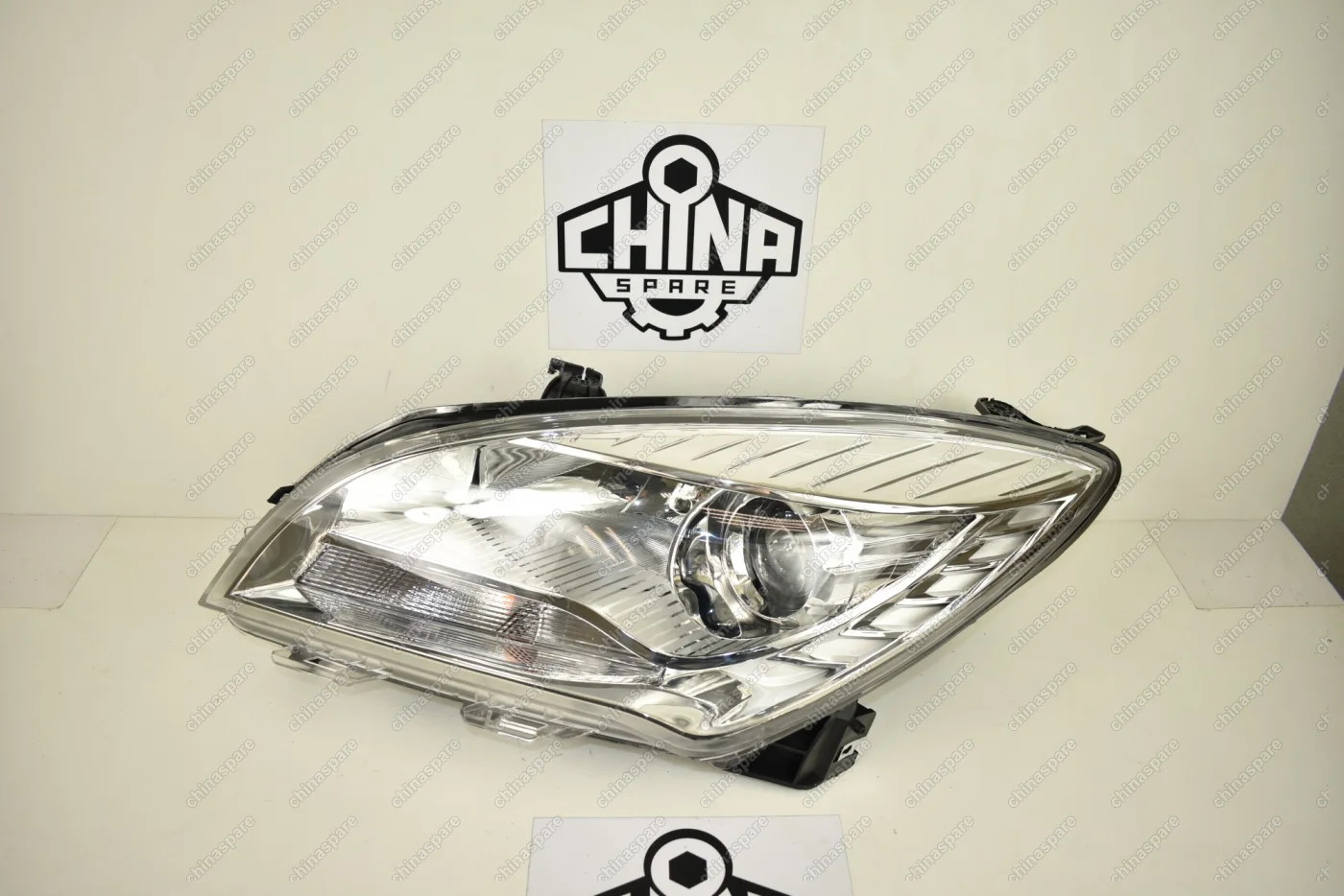 Фара головного света Левая Changan CS35