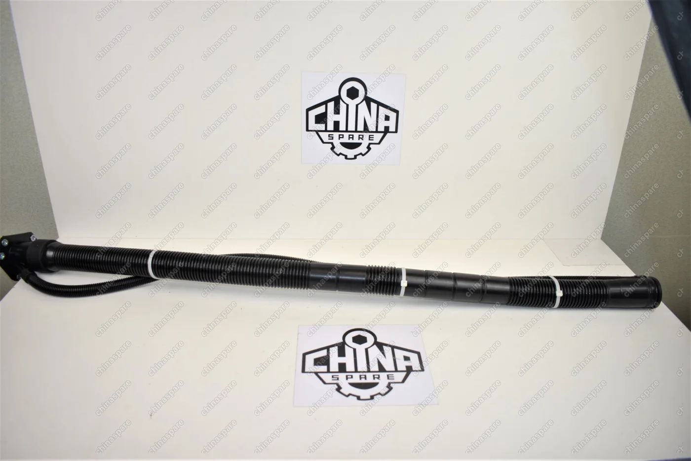 Заливная горловина топливного бака универсальная (Пластик) Mitsubishi